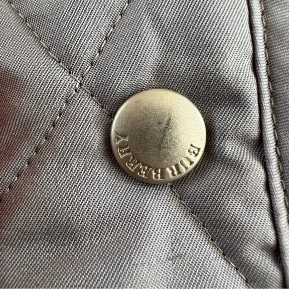 Burberry London Ecru Checked Lining Single Brusted Quilted lightweight jacket - Picture 2 of 8